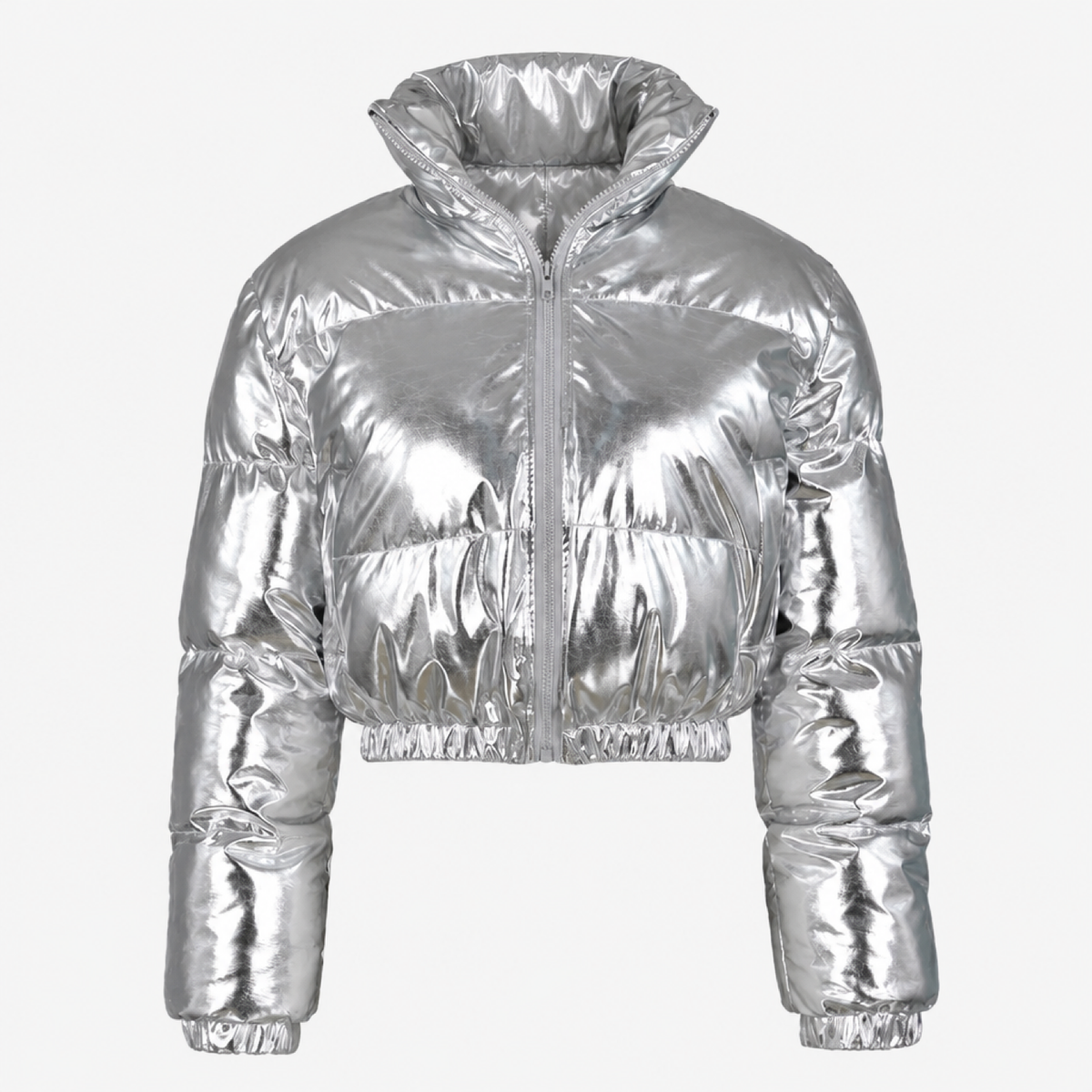 Doudoune courte brillante argentée pour femme, crop top col monté rembourré, vue studio