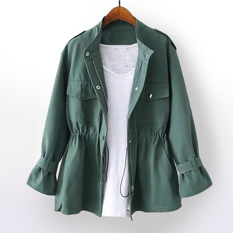 veste élégante femme verte, vue de face