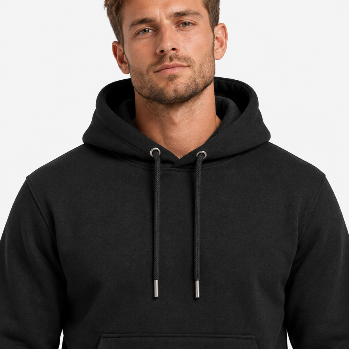Détail de la capuche et du cordon de serrage ajustable, coloris noir