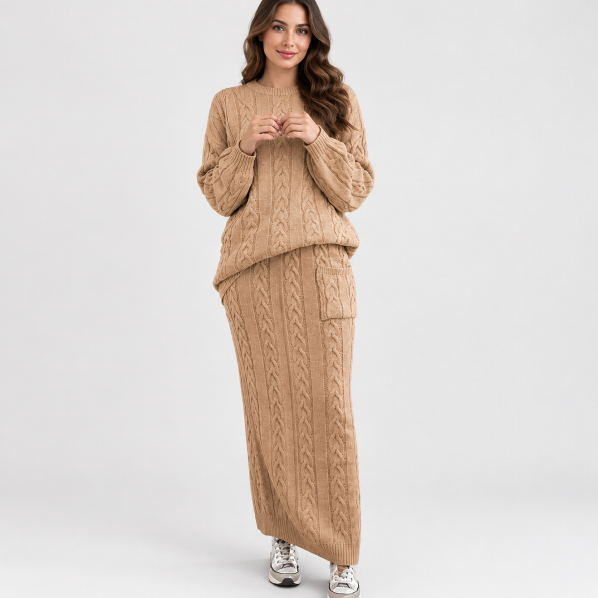 Ensemble pull et jupe en tricot beige, vue de face