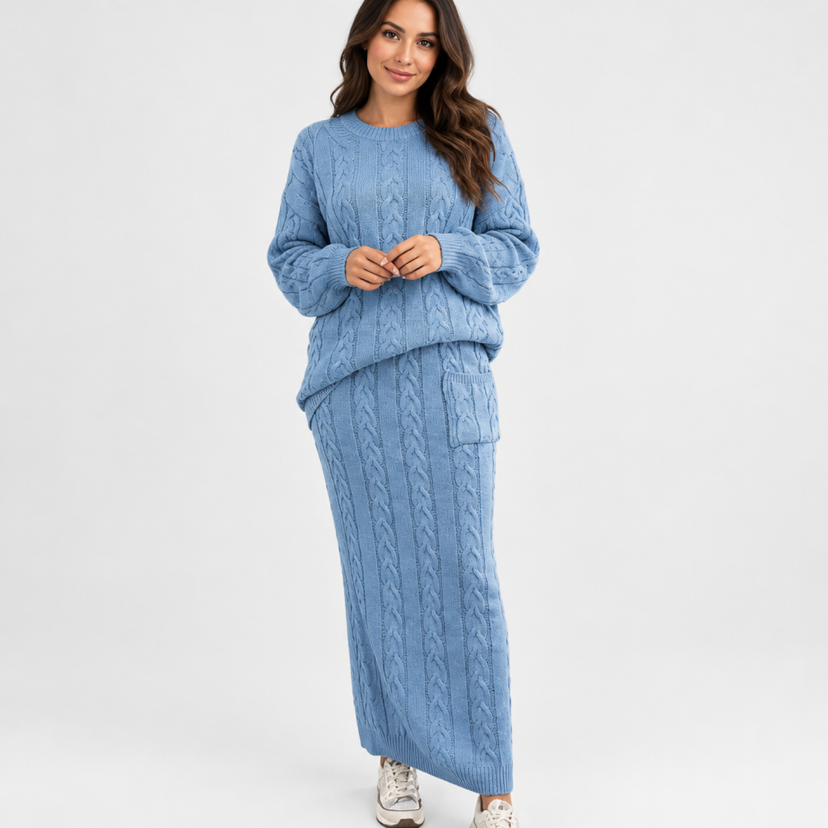 Ensemble pull et jupe en tricot bleu, vue de face