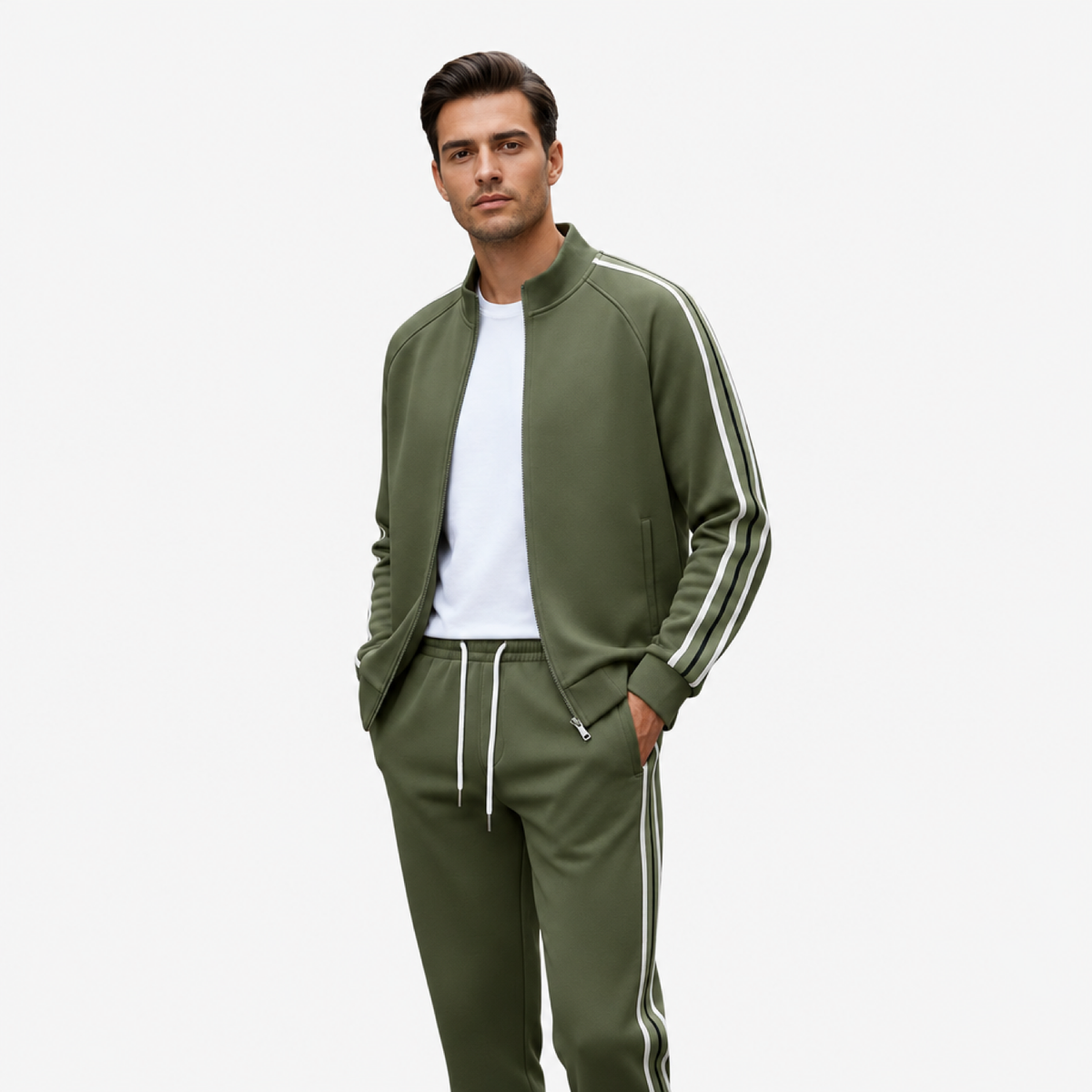 Ensemble survêtement homme vert kaki, blouson zippé à bandes et pantalon assorti