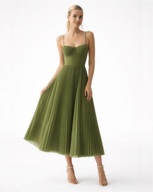 Robe midi plissée à bretelles fines