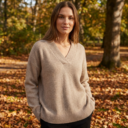 Pull femme col V oversize porte en exterieur automne