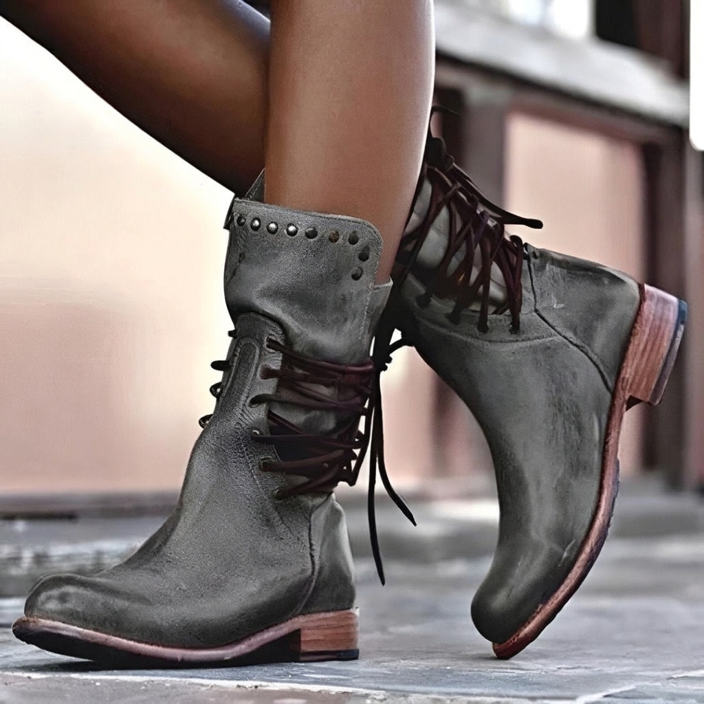 Bottes lacées cuir vegan gris - vue de côté