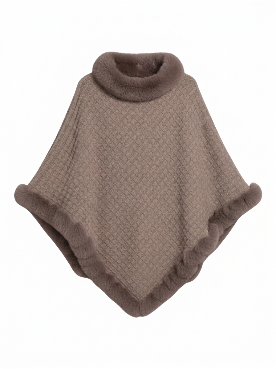 Poncho en maille oversize avec bordure en fausse fourrure, vue d'ensemble