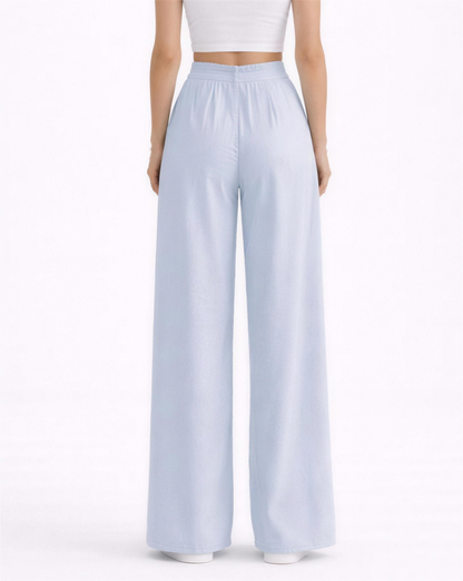 Pantalon palazzo femme, détail du tissu plissé et de la coupe fluide