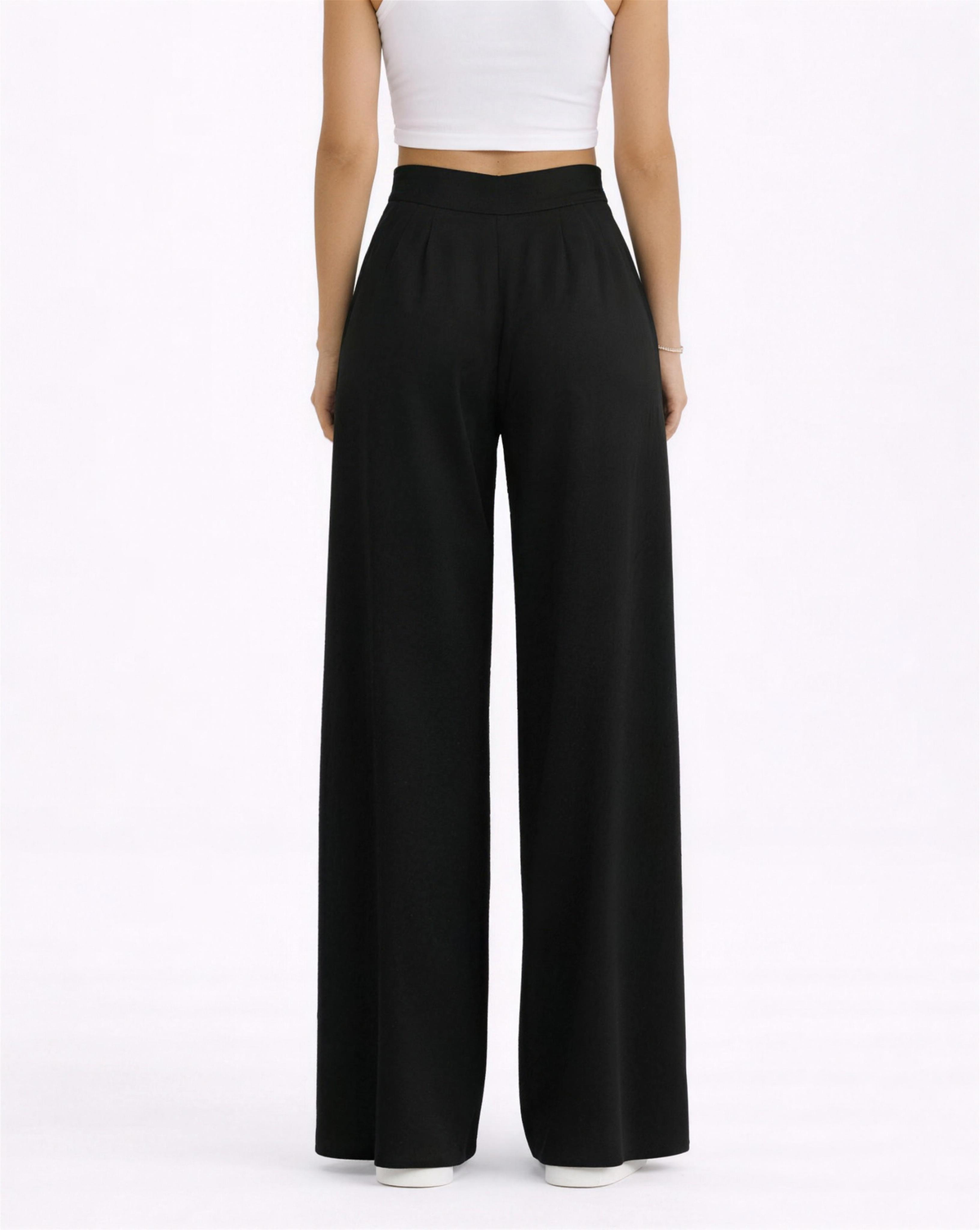 Pantalon palazzo femme, vue arrière de la coupe fluide