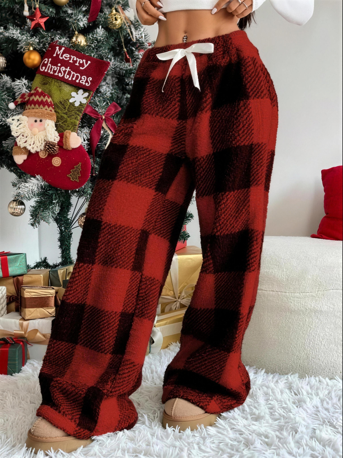 Pantalon large en peluche femme rouge et noir à carreaux, coupe ample, vue face
