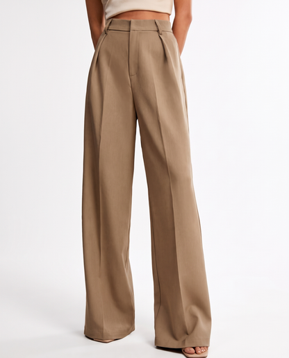 pantalon large taille haute femme, vue de profil fond blanc studio