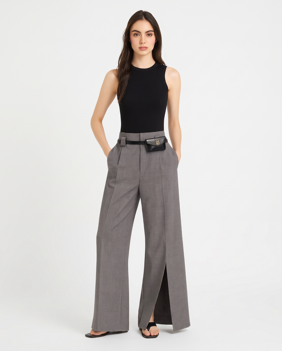 pantalon large fendu femme, vue de dos fond blanc studio