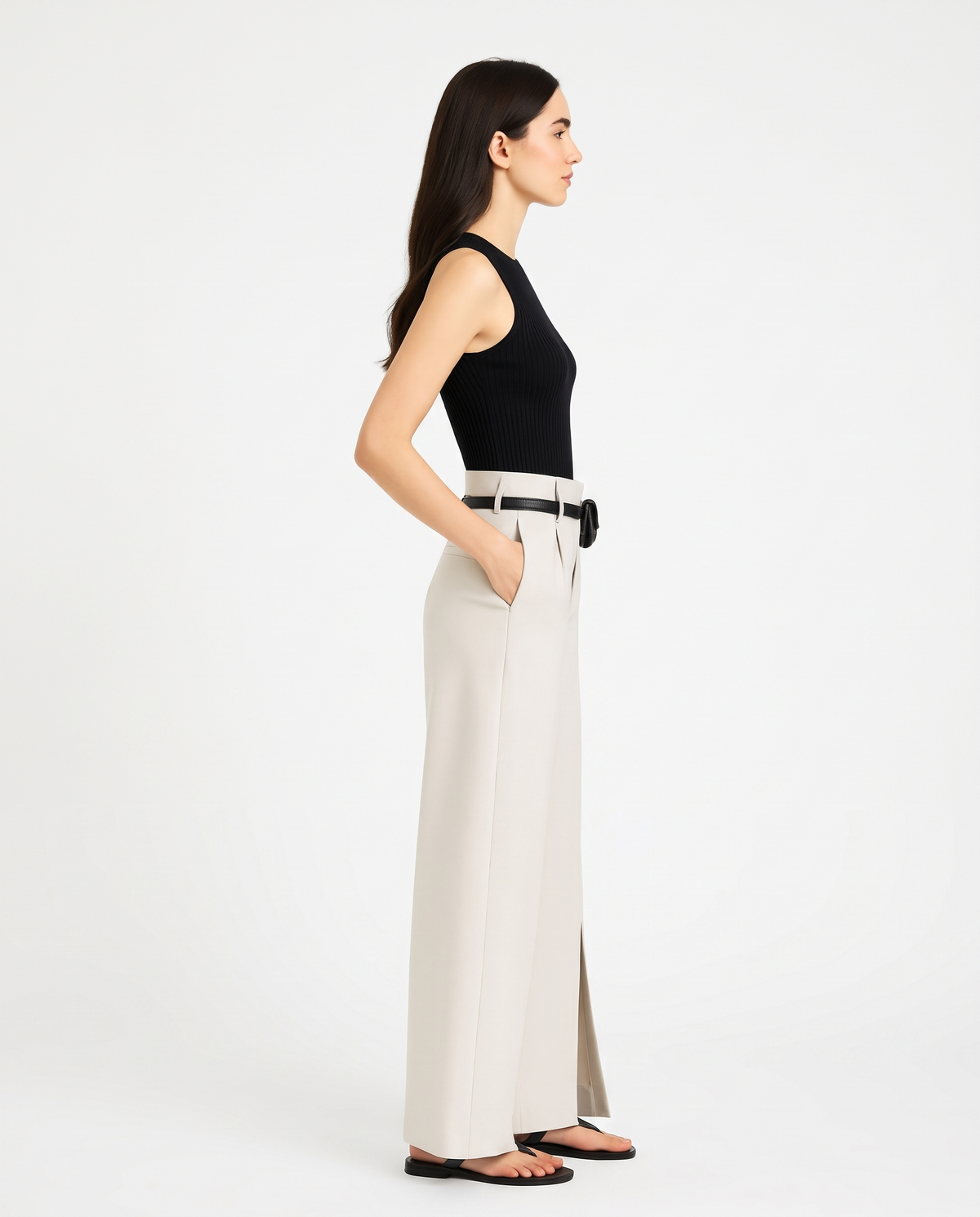pantalon large fendu femme, coloris blanc fond blanc studio
