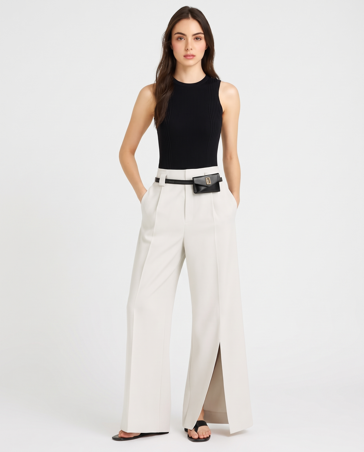 pantalon large fendu femme, vue de profil fond blanc studio