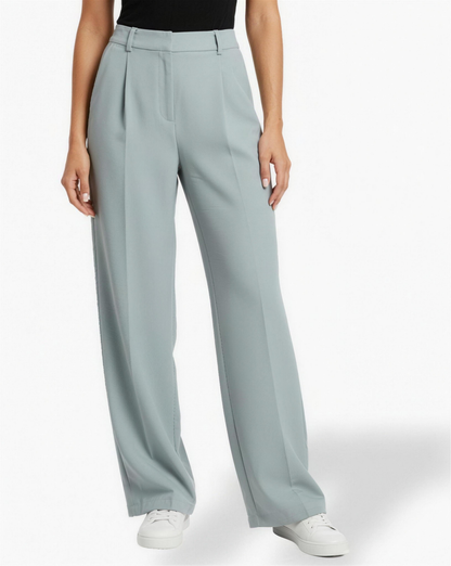 Pantalon large taille haute pour femme, coloris bleu clair, vue portée