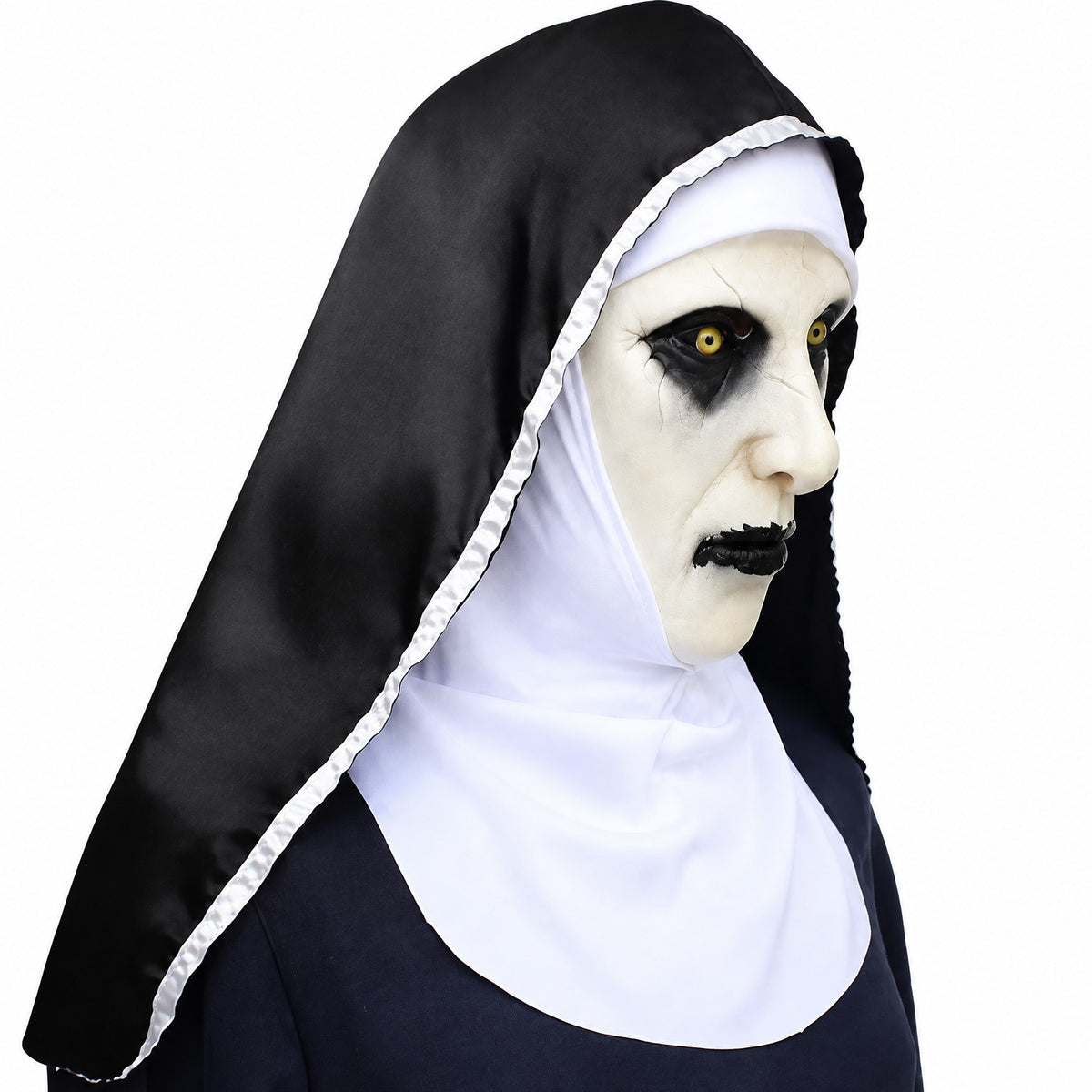 Masque La Nonne Valak en latex avec voile noir et blanc, vue de profil
