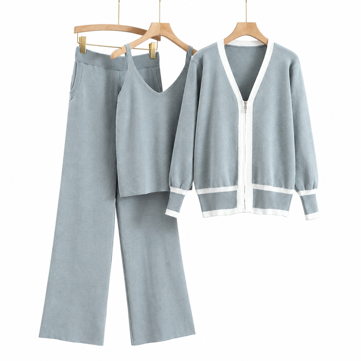 Ensemble trois pièces, avec accessoires, fond blanc