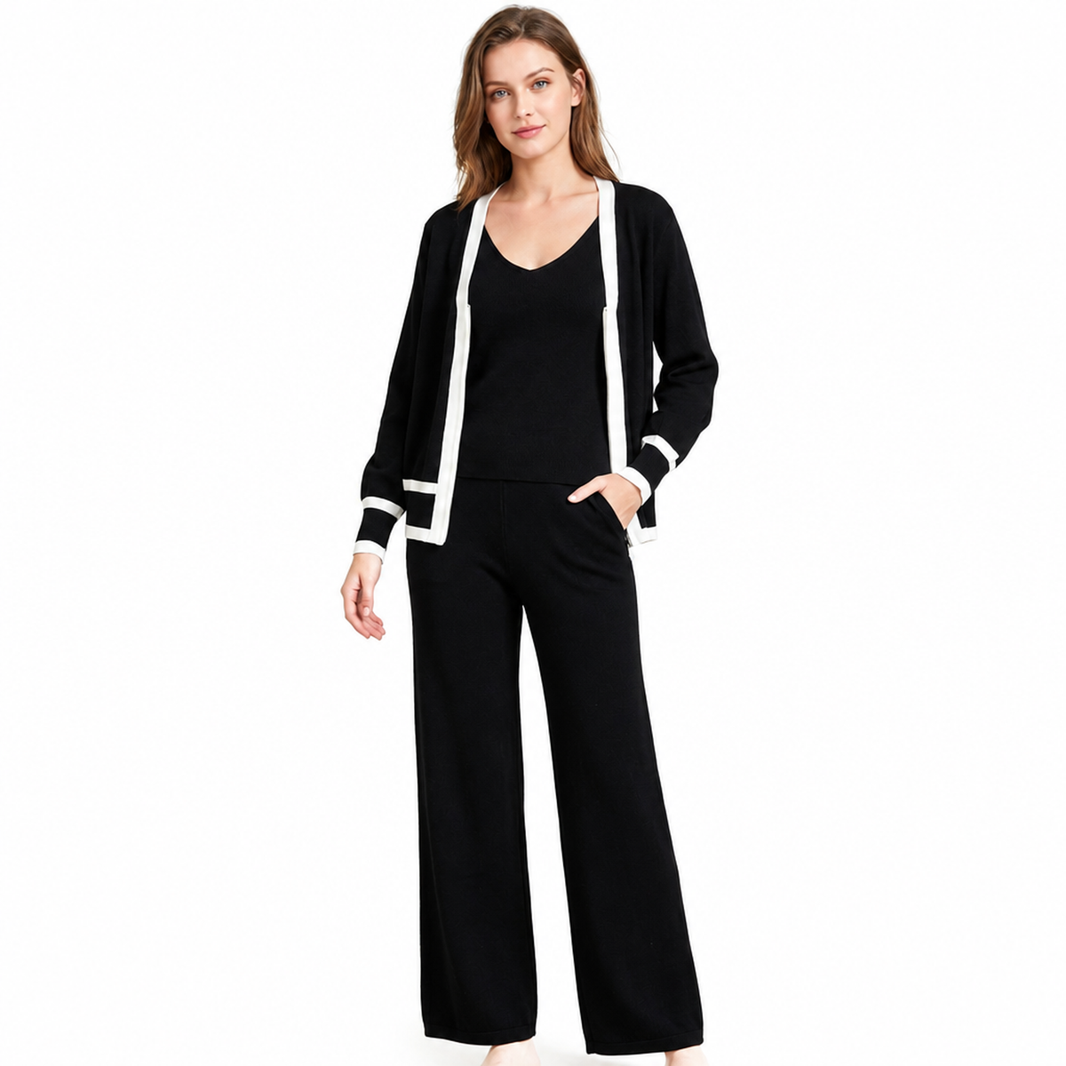 Gilet et top noir, sur mannequin, fond blanc