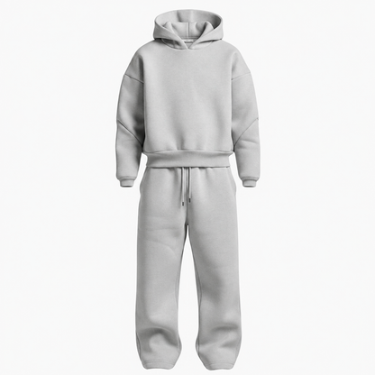 Ensemble streetwear homme oversize gris clair, sweat à capuche et pantalon jogging assorti