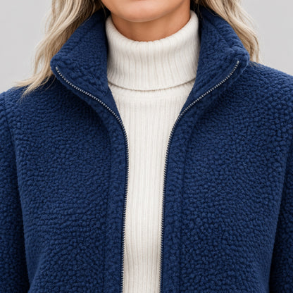Veste zippée pour femme, détail du col montant