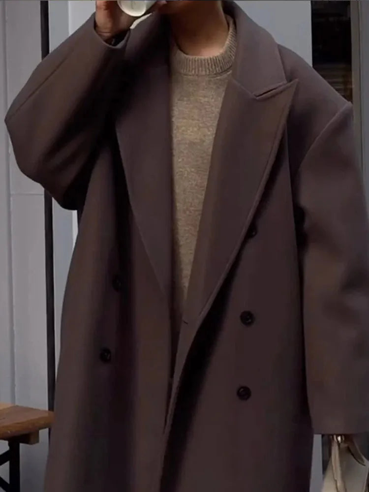 manteau oversize femme marron, gros plan sur la matière