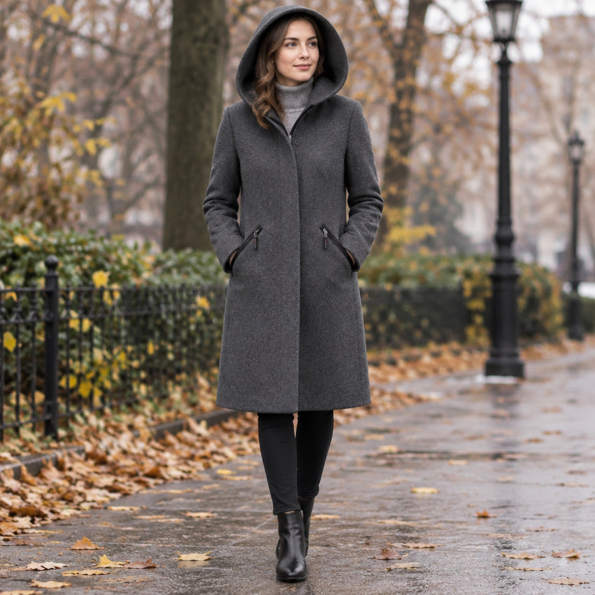 femme portant le manteau long gris à capuche en extérieur