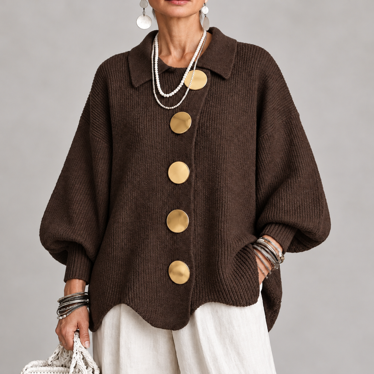 Cardigan oversized femme en maille, coloris marron, col boutonné doré