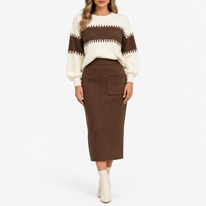 Ensemble pull côtelé et jupe midi à rayure marron, vue de face, porté en studio
