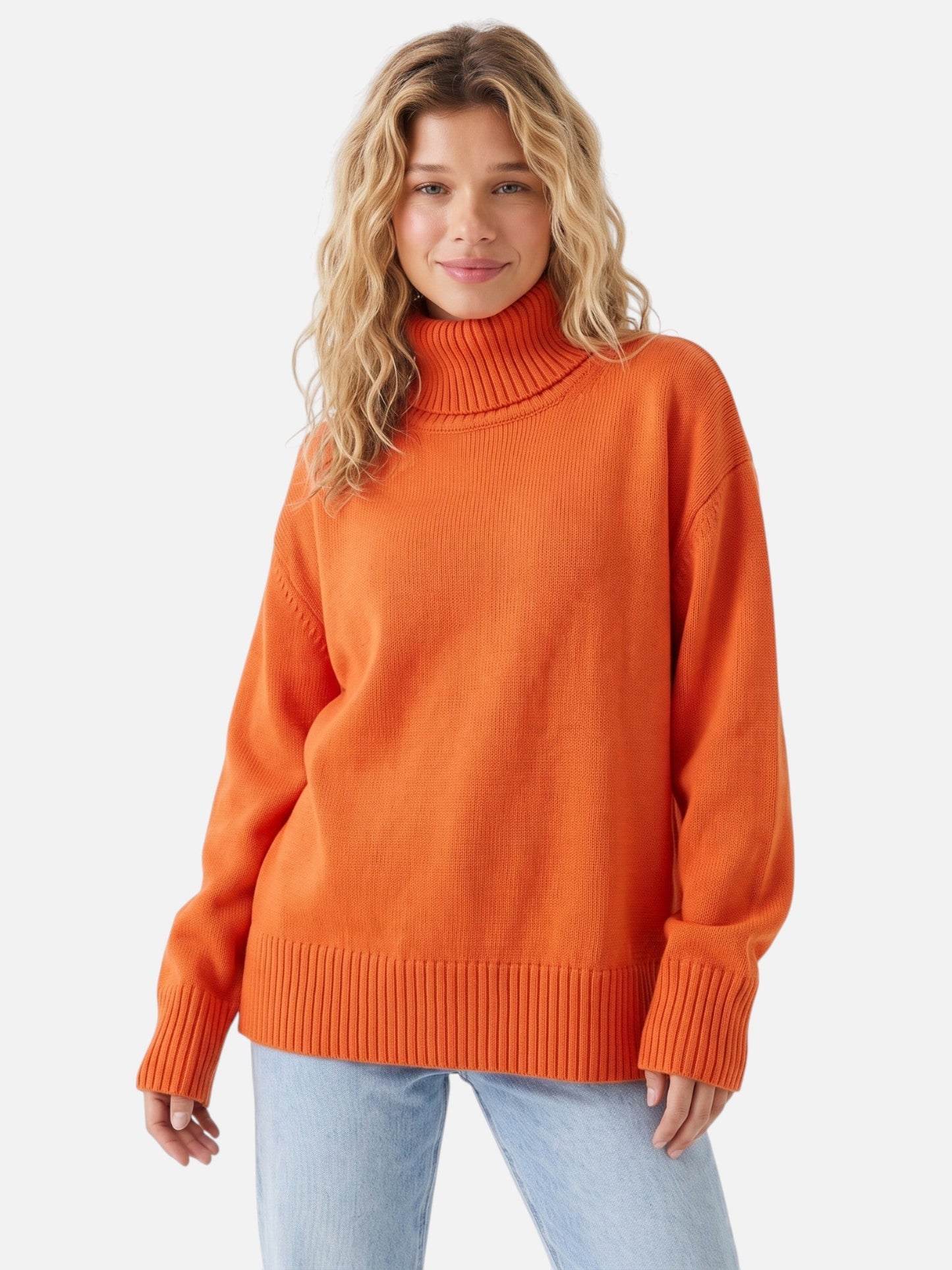 Pull femme col roulé oversize orange, vue de face