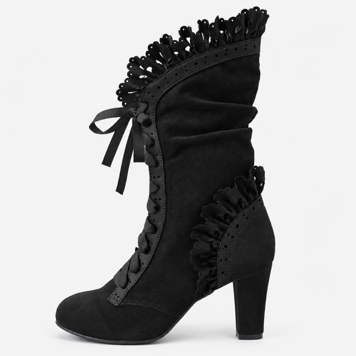 Bottines steampunk noires en daim, laçage avant et talon, vue studio
