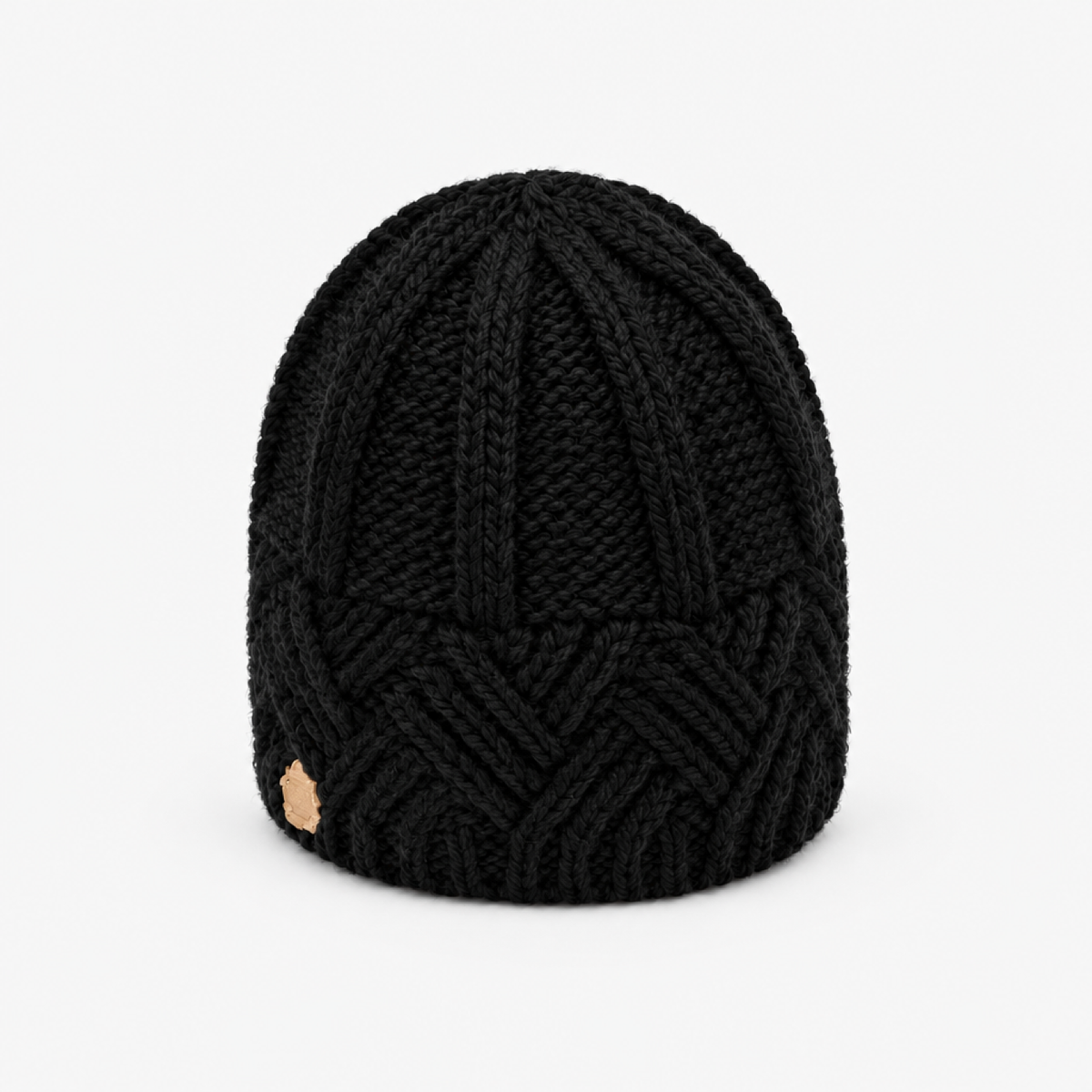 Bonnet en maille chunky côtelée noir, vue de face en studio