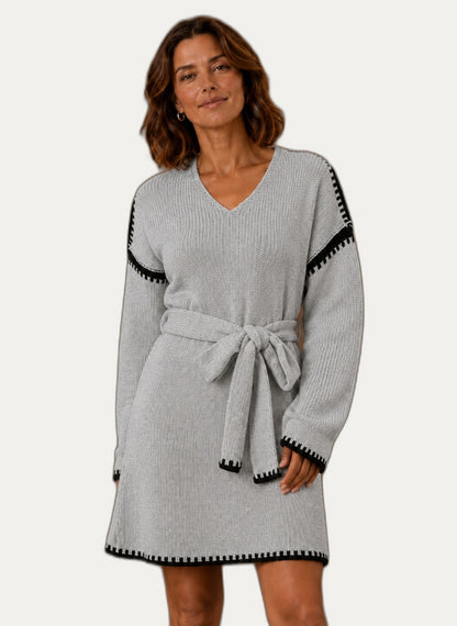 Robe pull en V avec ceinture à la taille - Élégance confortable | Martaline