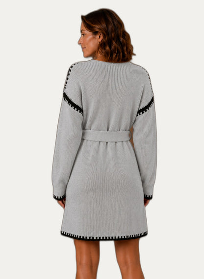 Robe pull en V avec ceinture à la taille - Élégance confortable | Martaline