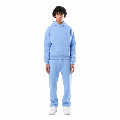 ensemble hoodie jogging femme bleu clair, porté par un modèle, vue devant