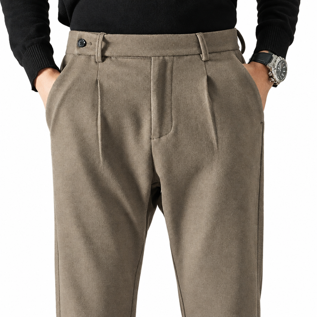 Pantalon en laine femme coupe structurée, vue de face, fond blanc studio