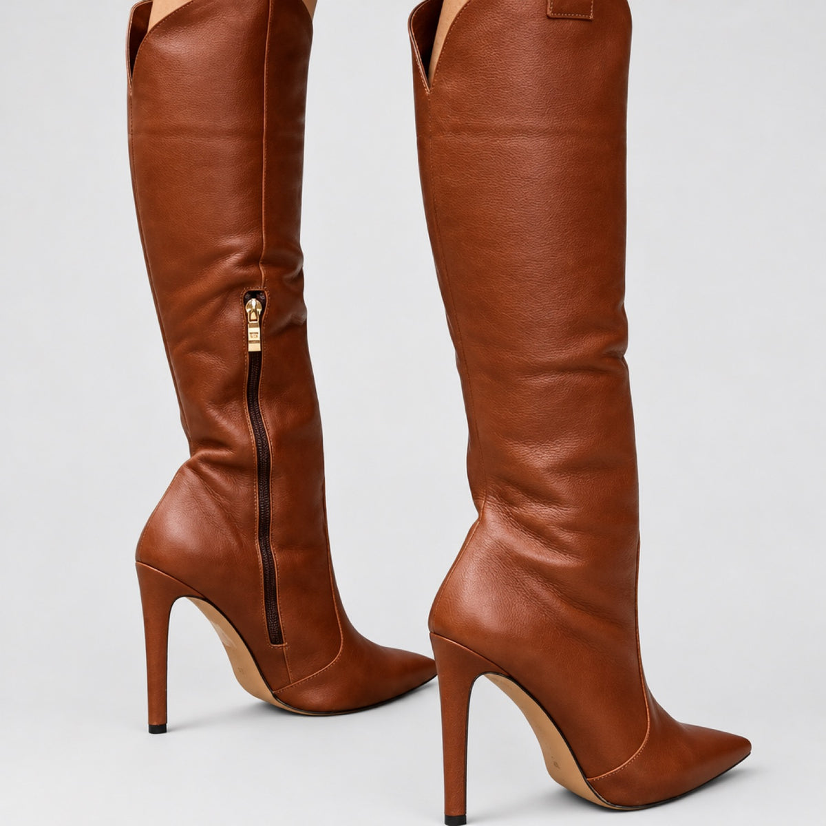 Bottines orthopédiques femme marron cuir, vue studio