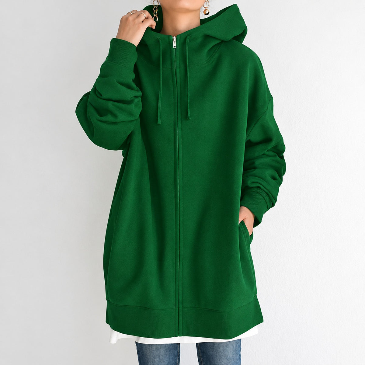 Sweat à capuche oversize femme coupe ample, coloris Vert, porté de face