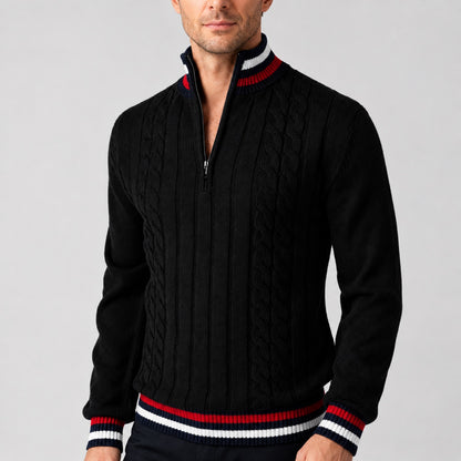 Pull homme marin noir à demi-zip et motif torsadé, vue devant porté par un mannequin