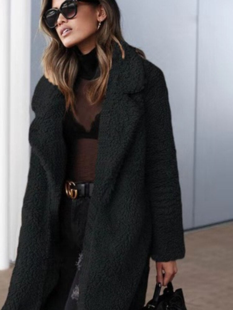 Manteau long teddy femme noir, vue de face