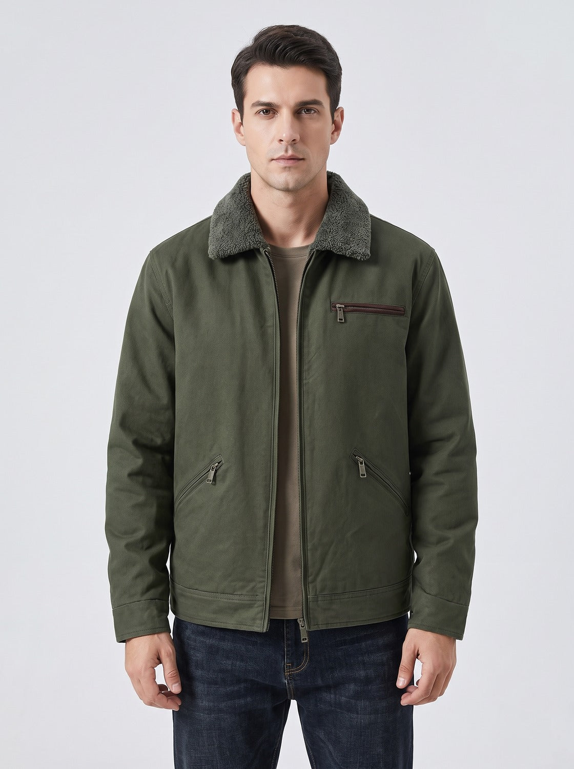 Veste de travail homme vert kaki avec doublure polaire, vue de face - photo studio